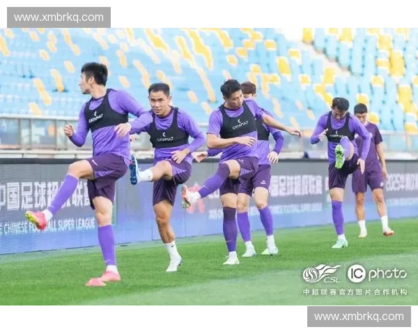 北京足球赛事盛况再现 聚焦新一轮国内外球队对决与精彩瞬间