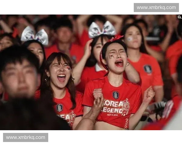 韩国足球激战加时逆转取胜引爆球迷激情与赛场震撼瞬间全景回放展